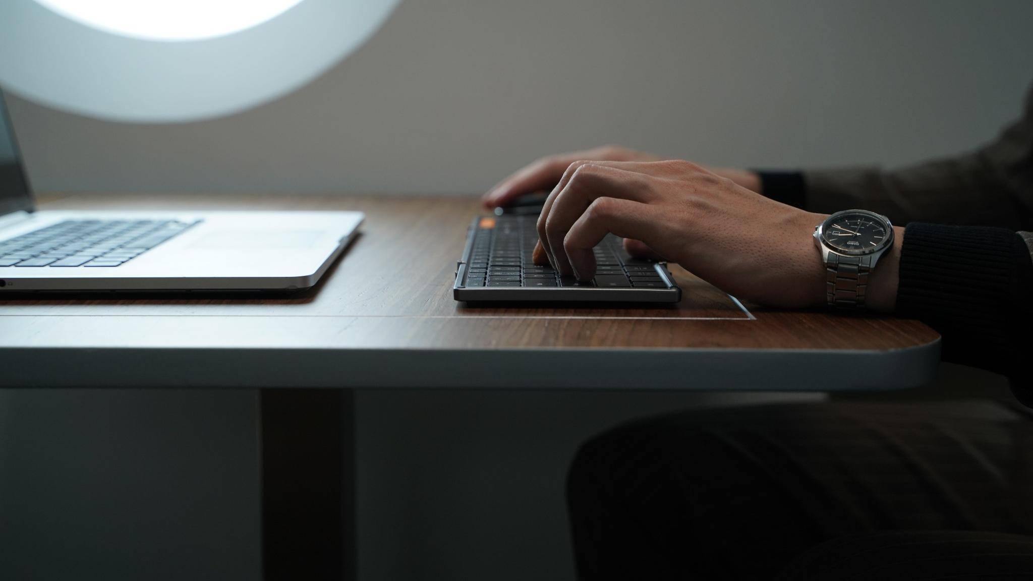 ProtoArc XKM01 Tri-Fold Bluetooth Keyboard and Mouse Combo review